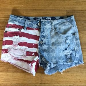 Rue 21 America shorts
